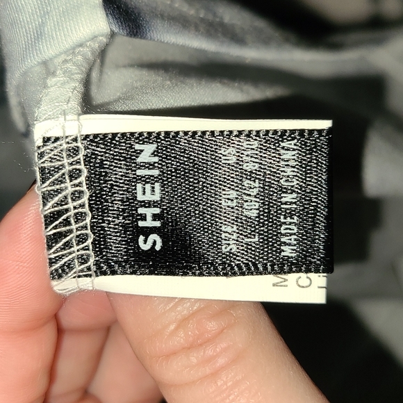 NWOT Shein T-Shirt - XL - Picture 3 of 3